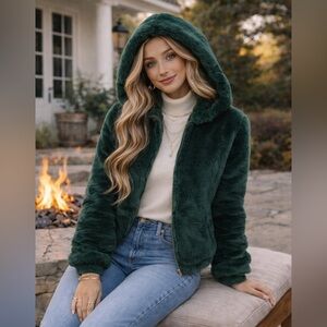 🆕Emerald green faux fur jacket XL